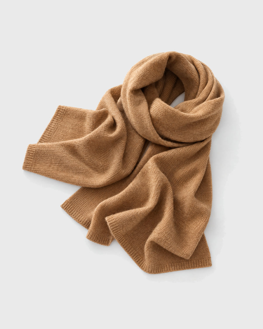 Flatlay Camel